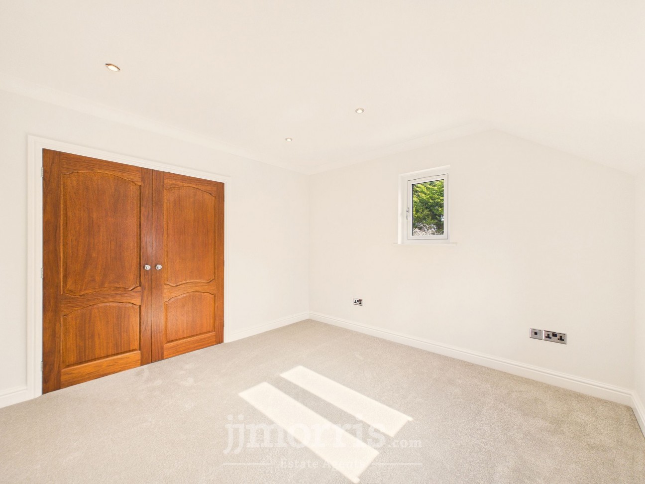 Parc Yr Onnen, Dinas Cross, SA42