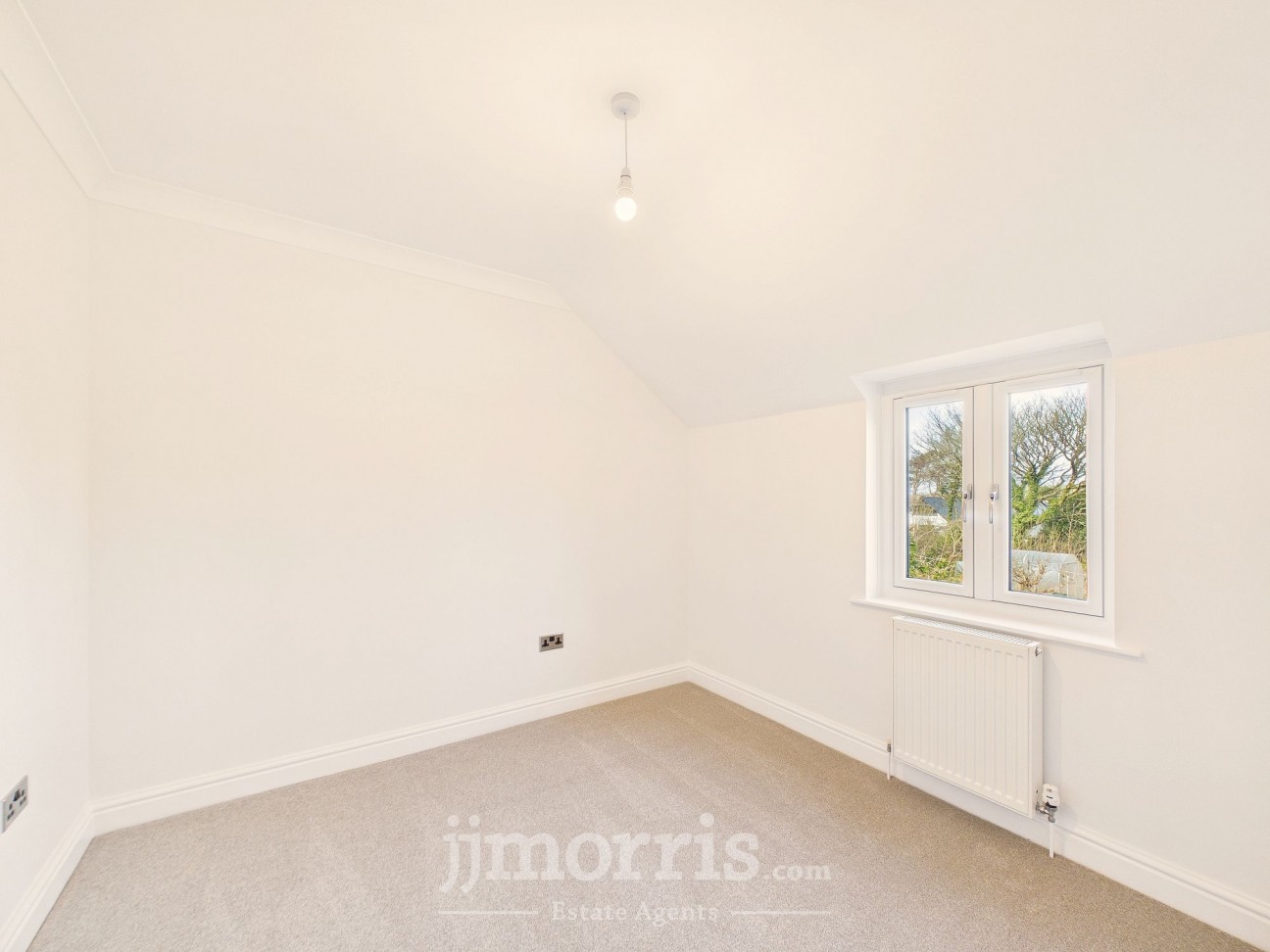 Parc Yr Onnen, Dinas Cross, SA42