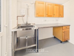 Parc Yr Onnen, Dinas Cross, SA42