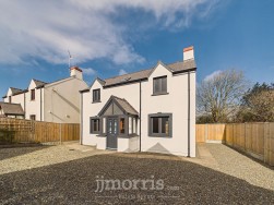 Parc Yr Onnen, Dinas Cross, SA42
