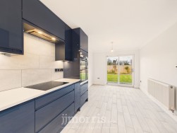 Parc Yr Onnen, Dinas Cross, SA42