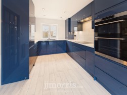 Parc Yr Onnen, Dinas Cross, SA42