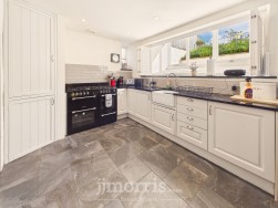 Long Street, Newport, SA42