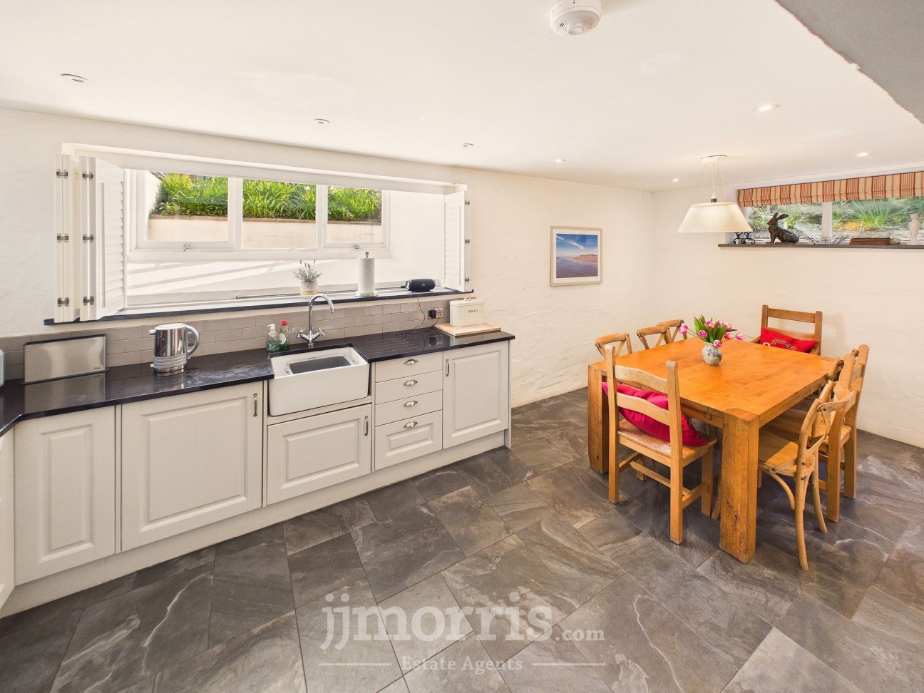 Long Street, Newport, SA42