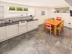 Long Street, Newport, SA42