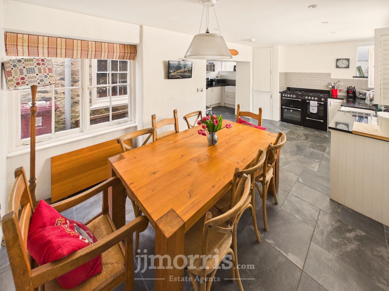 Long Street, Newport, SA42