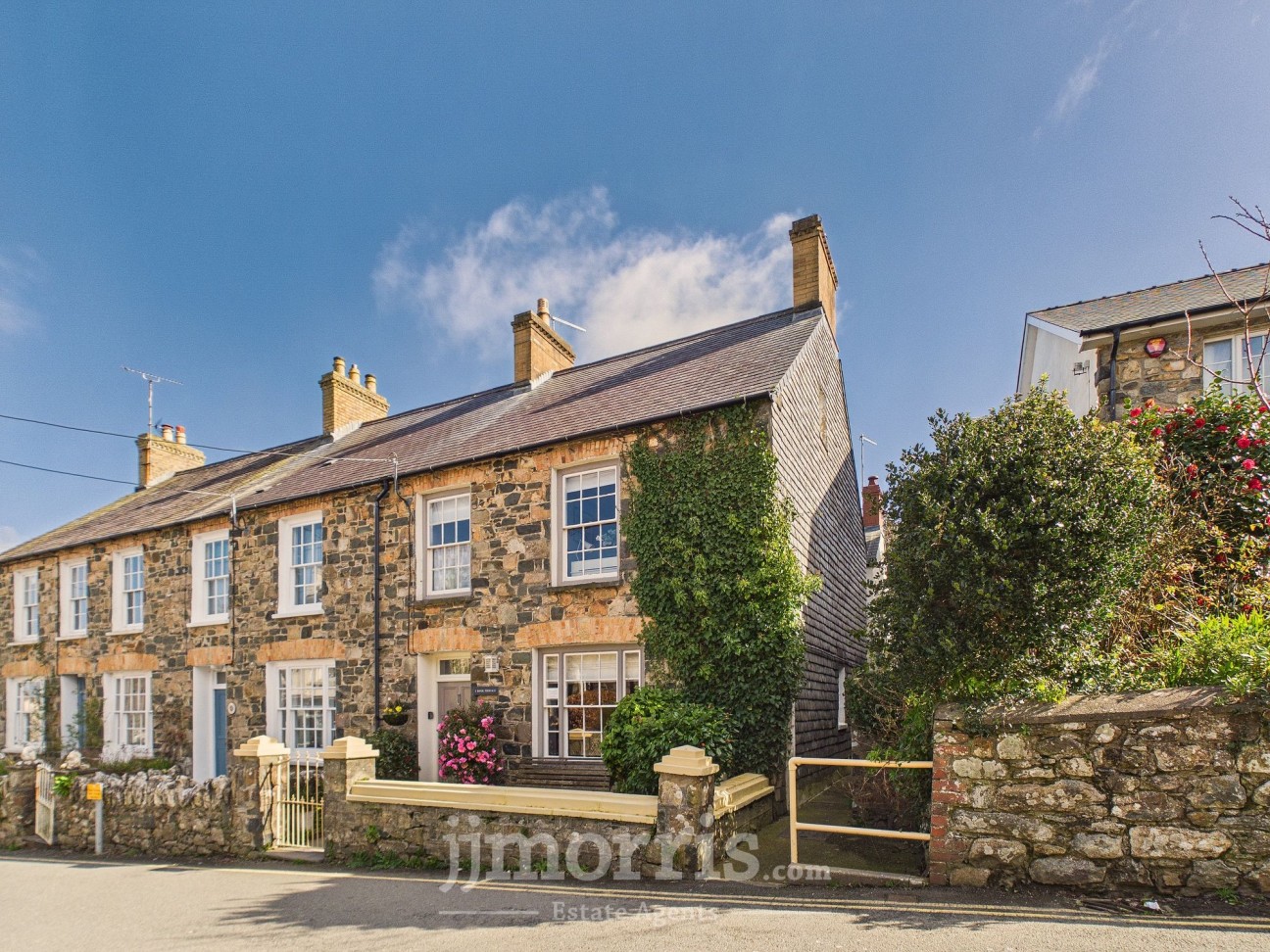 Long Street, Newport, SA42