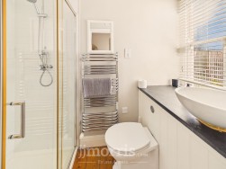 Long Street, Newport, SA42