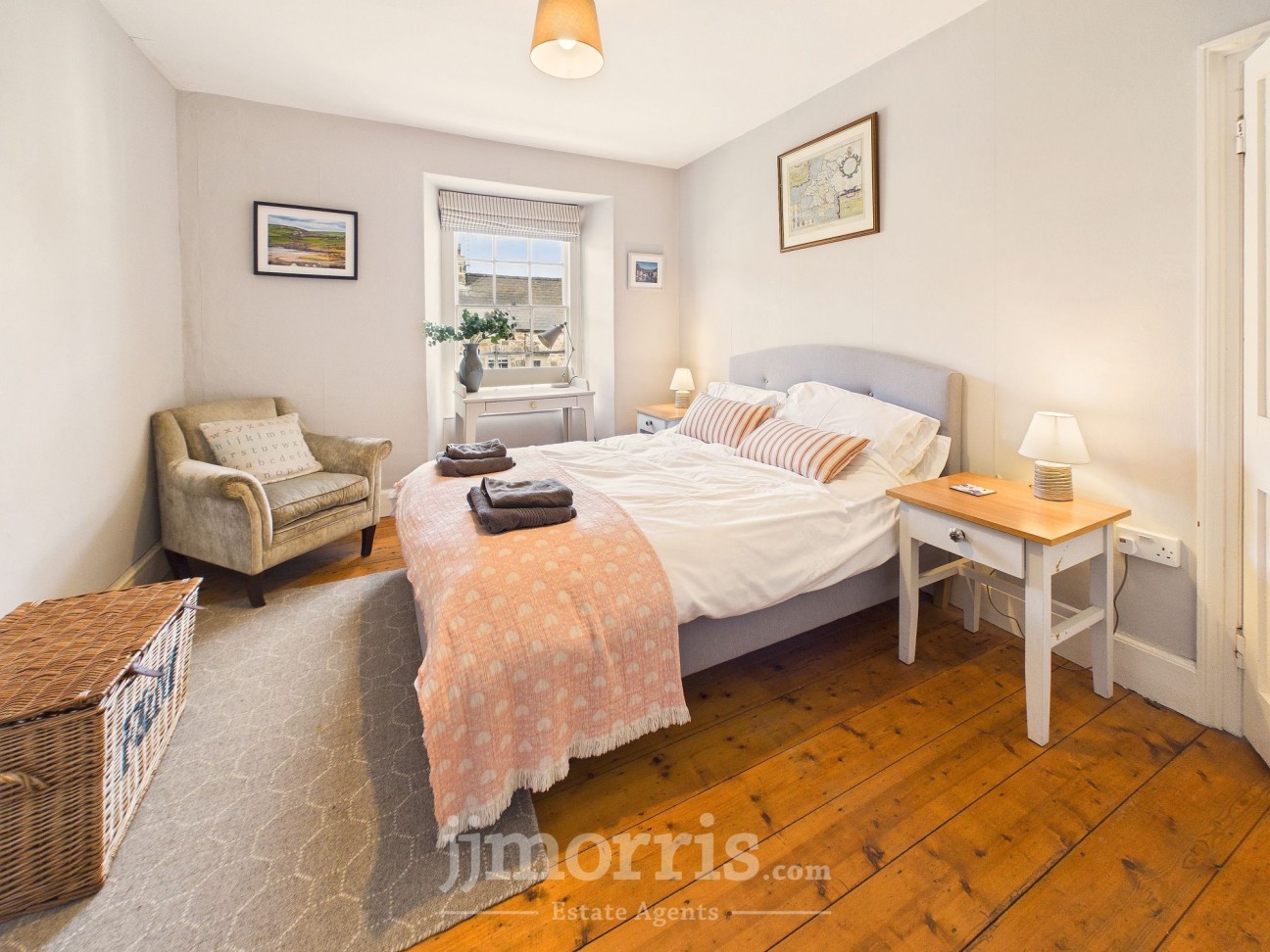 Long Street, Newport, SA42