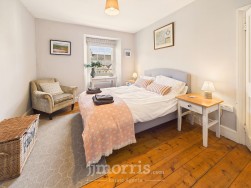 Long Street, Newport, SA42