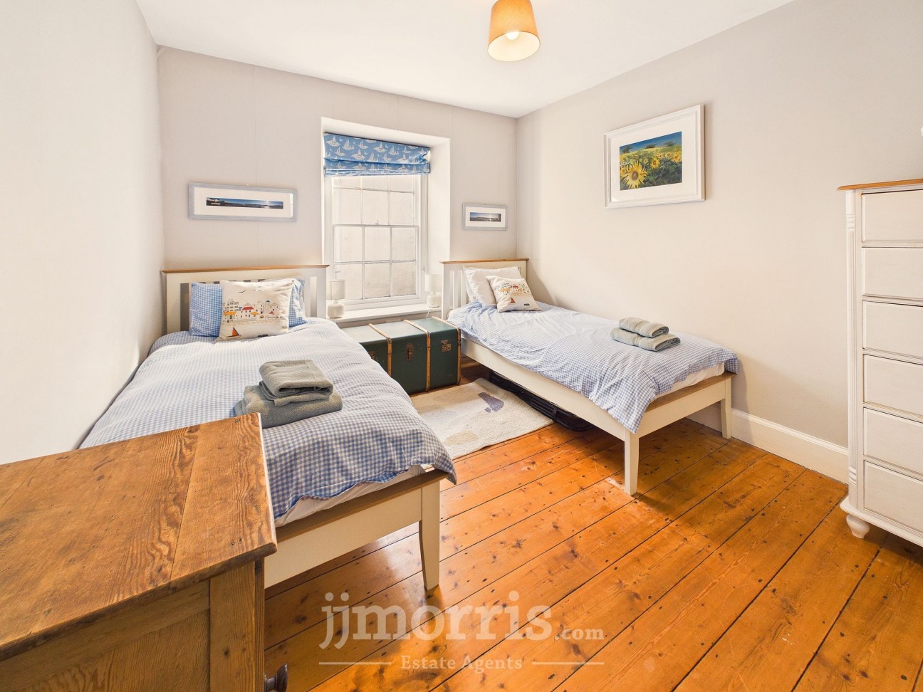 Long Street, Newport, SA42