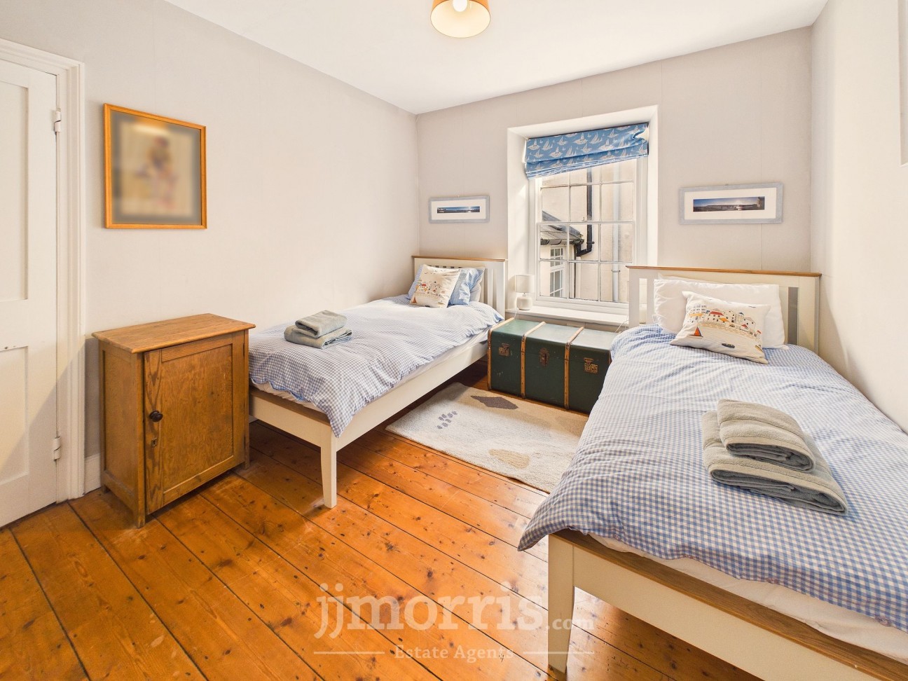 Long Street, Newport, SA42