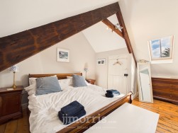 Long Street, Newport, SA42