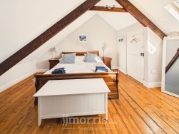 Long Street, Newport, SA42