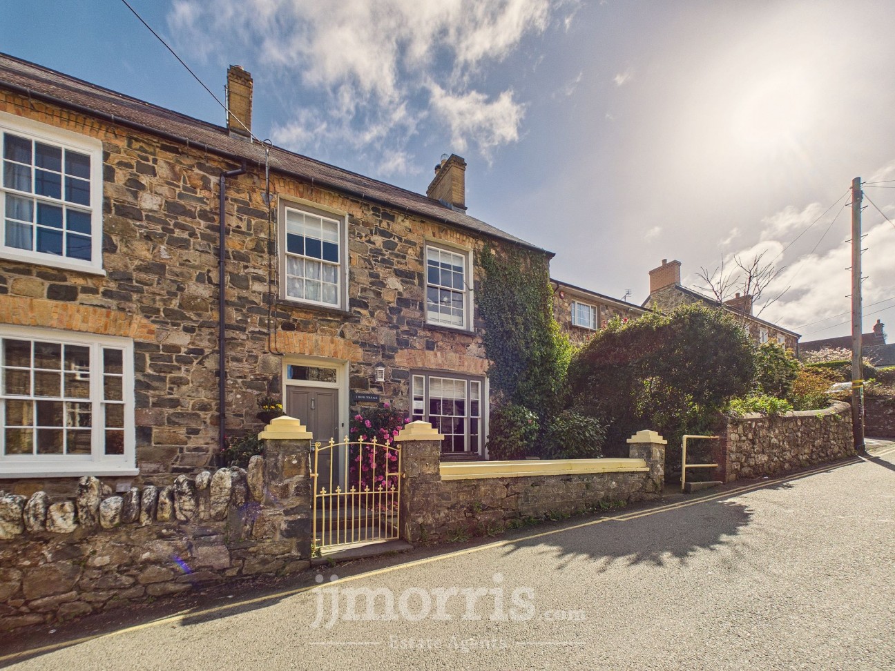 Long Street, Newport, SA42