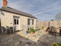 Long Street, Newport, SA42