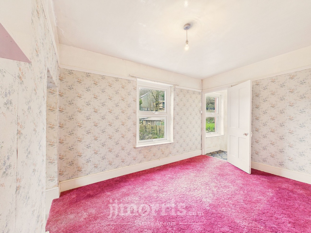 Login, Whitland, SA34