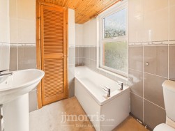 Login, Whitland, SA34