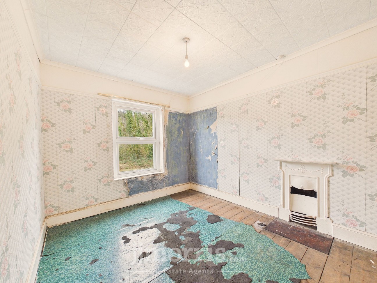 Login, Whitland, SA34