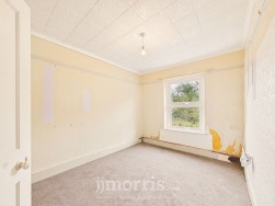 Login, Whitland, SA34