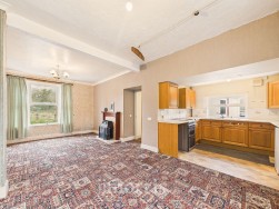 Login, Whitland, SA34