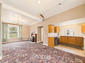 Login, Whitland, SA34