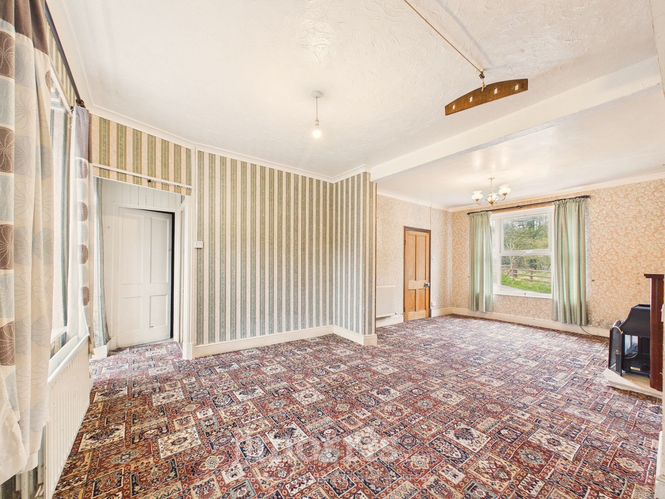 Login, Whitland, SA34