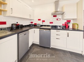 East Street, Newport, SA42