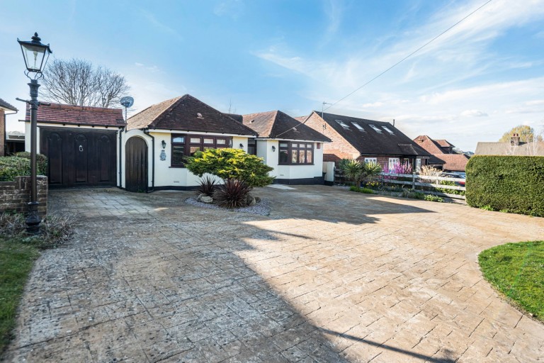 Woodplace Lane, Coulsdon, CR5 1NF