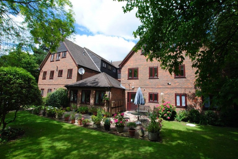 Coulsdon Road, Old Coulsdon, CR5 1EA