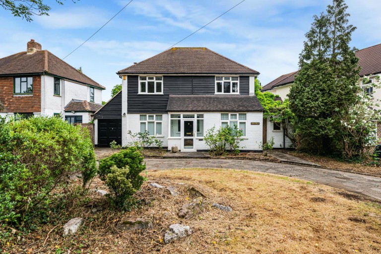 Bradmore Green, Coulsdon, CR5 2LQ