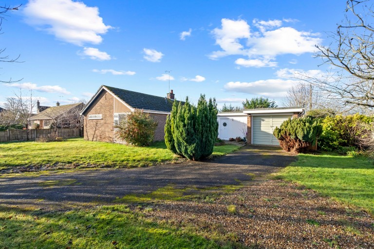 West Side, North Littleton, WR11