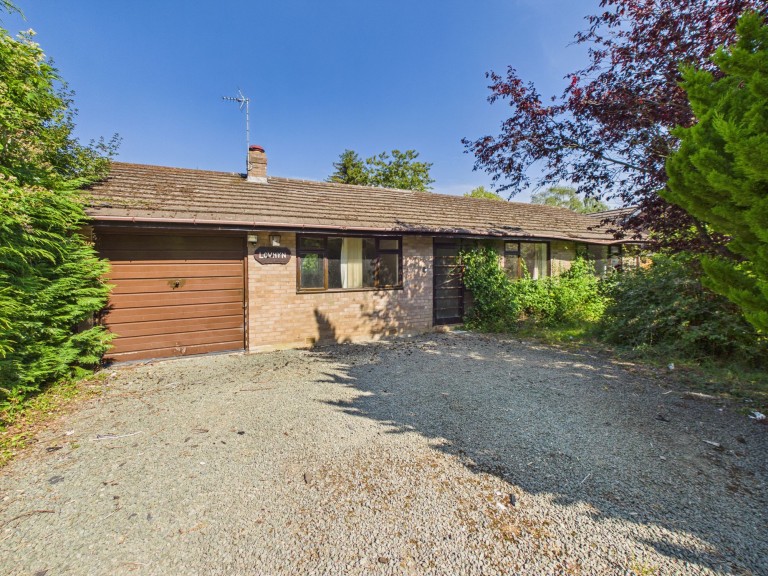 Low Road, Church Lench, WR11
