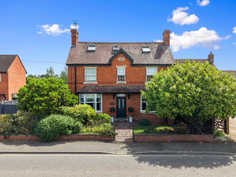 Station Road, South Littleton, WR11
