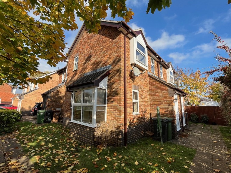 St. Matthews Close, Evesham, WR11