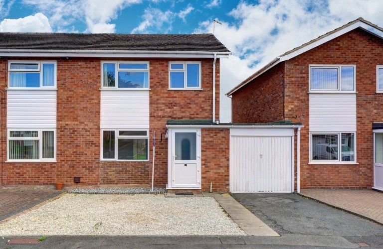 Hughes Close, Harvington, WR11