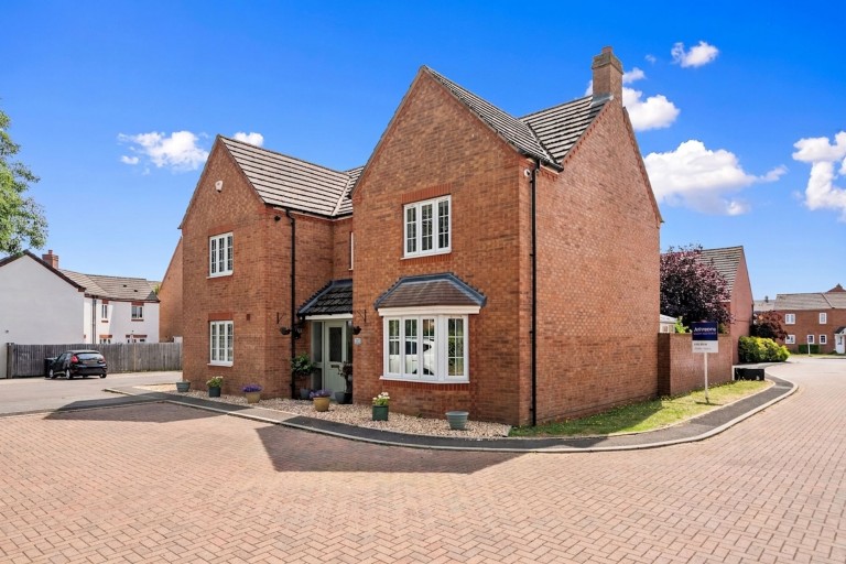 Marigold Close, Evesham, WR11