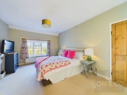 Sundial Cottage | West Street | Moulton | NN3