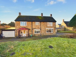 Sundial Cottage | West Street | Moulton | NN3
