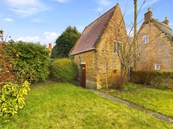 Sundial Cottage | West Street | Moulton | NN3