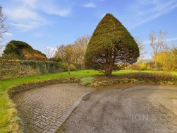 Sundial Cottage | West Street | Moulton | NN3