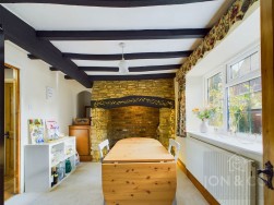 Sundial Cottage | West Street | Moulton | NN3