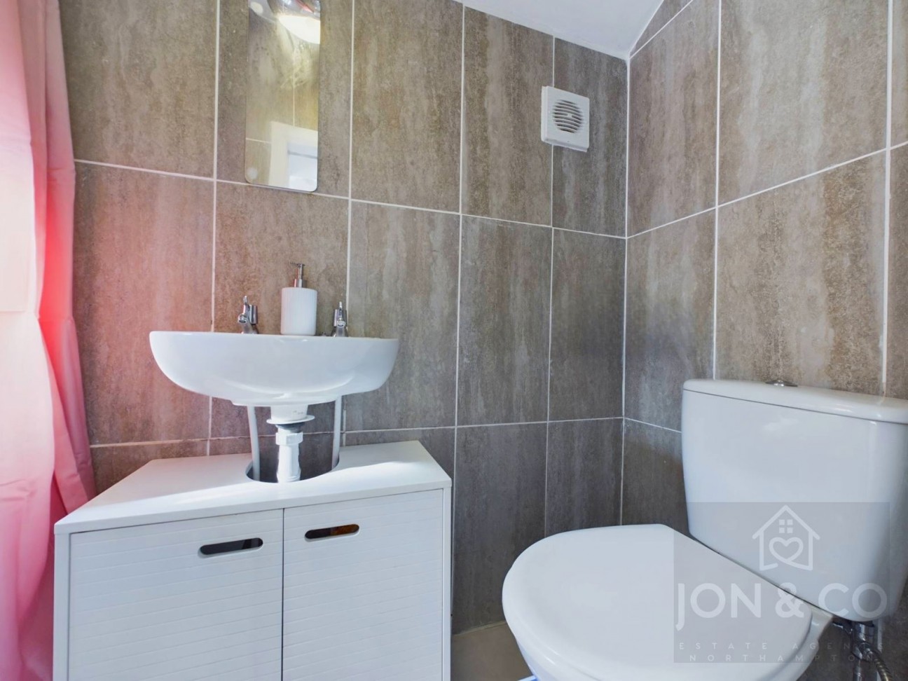 North Road | Earls Barton | NN6