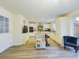 Stratford Drive | Overstone Gate | NN6