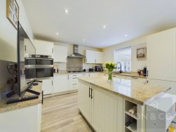 Stratford Drive | Overstone Gate | NN6