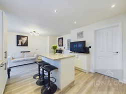 Stratford Drive | Overstone Gate | NN6