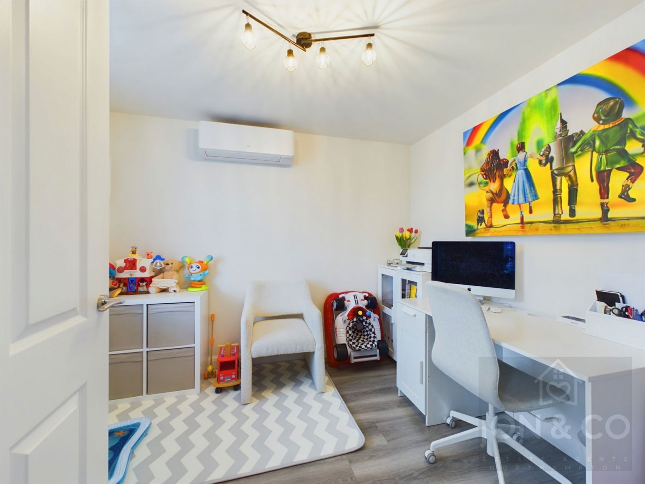 Stratford Drive | Overstone Gate | NN6