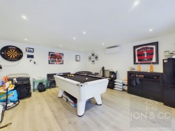 Stratford Drive | Overstone Gate | NN6