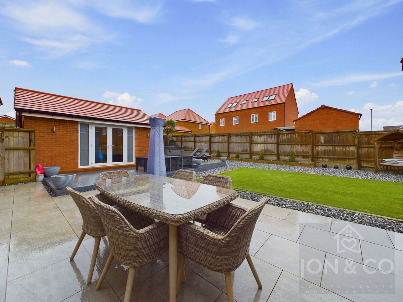 Stratford Drive | Overstone Gate | NN6