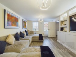 Stratford Drive | Overstone Gate | NN6